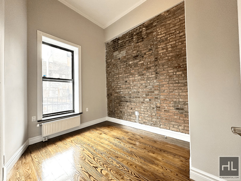 E 13th St. - Photo 5