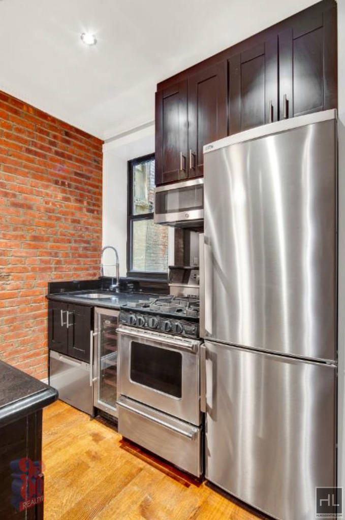 W 52nd St. - Photo 3