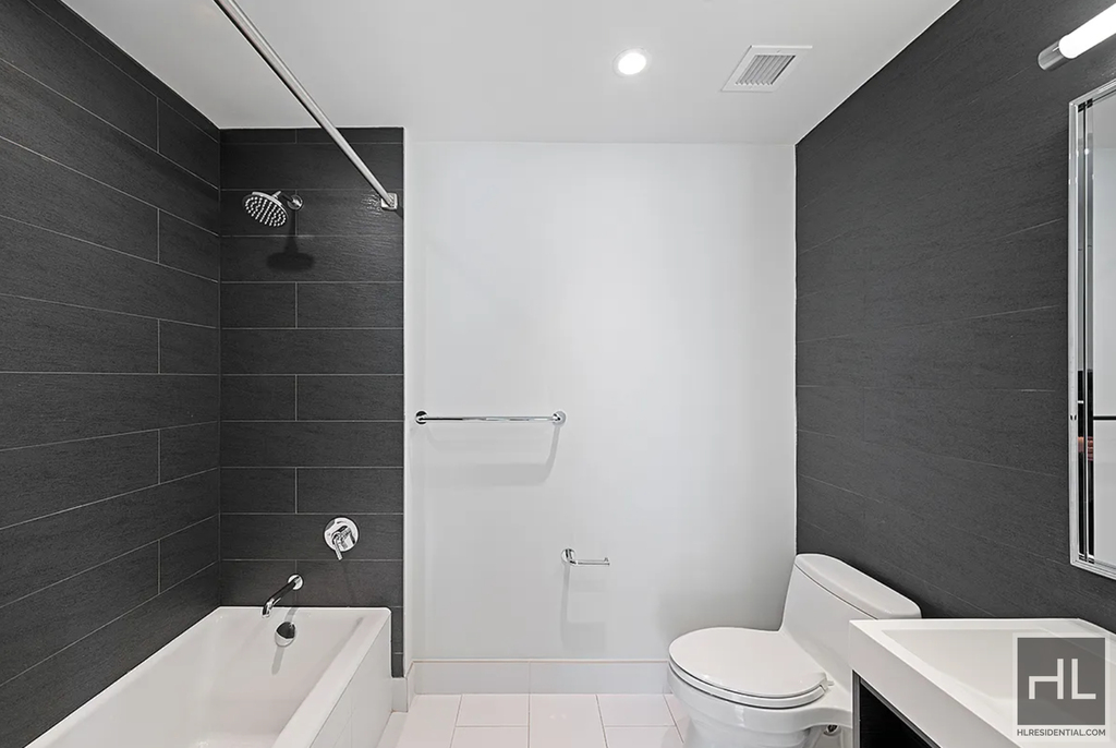 10th Avenue - Photo 5
