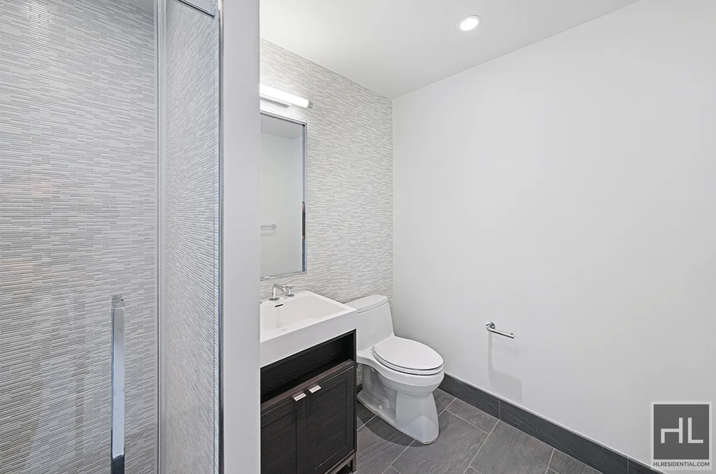 10th Avenue - Photo 6