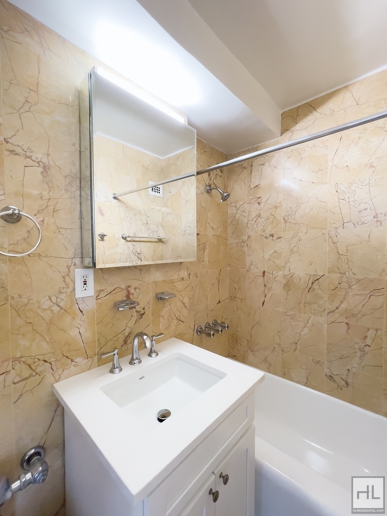 East 79th Street - Photo 3