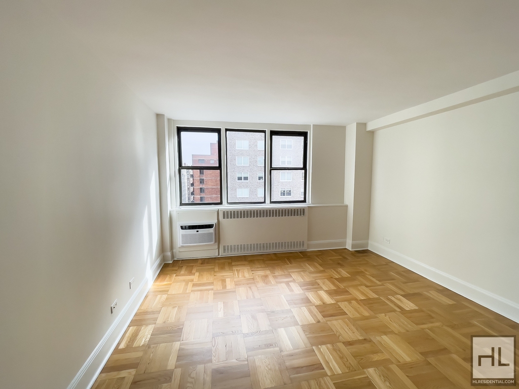 East 79th Street - Photo 0