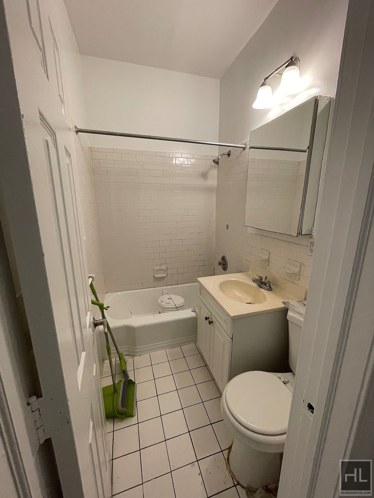 2 Avenue - Photo 3