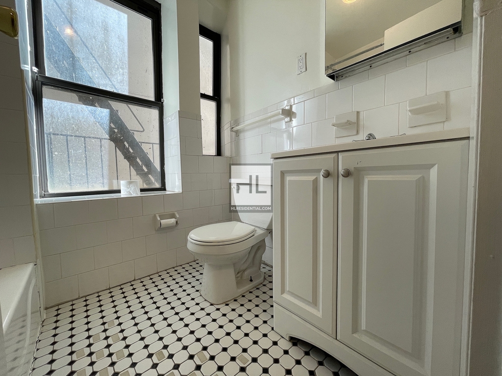 East 80 Street - Photo 3