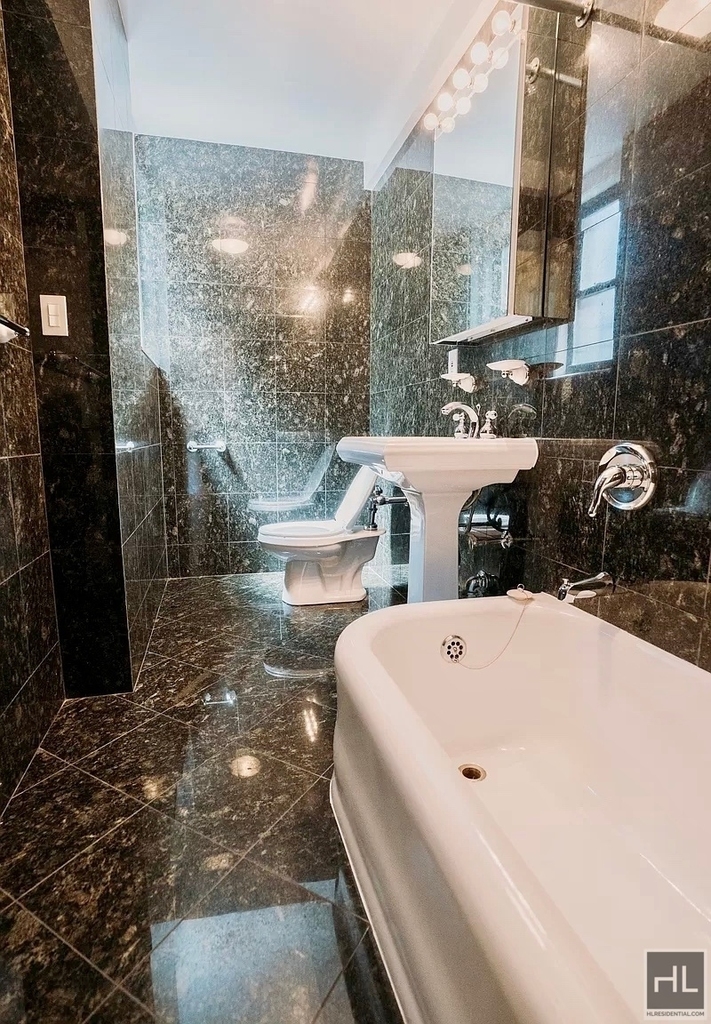 East 68 Street - Photo 4