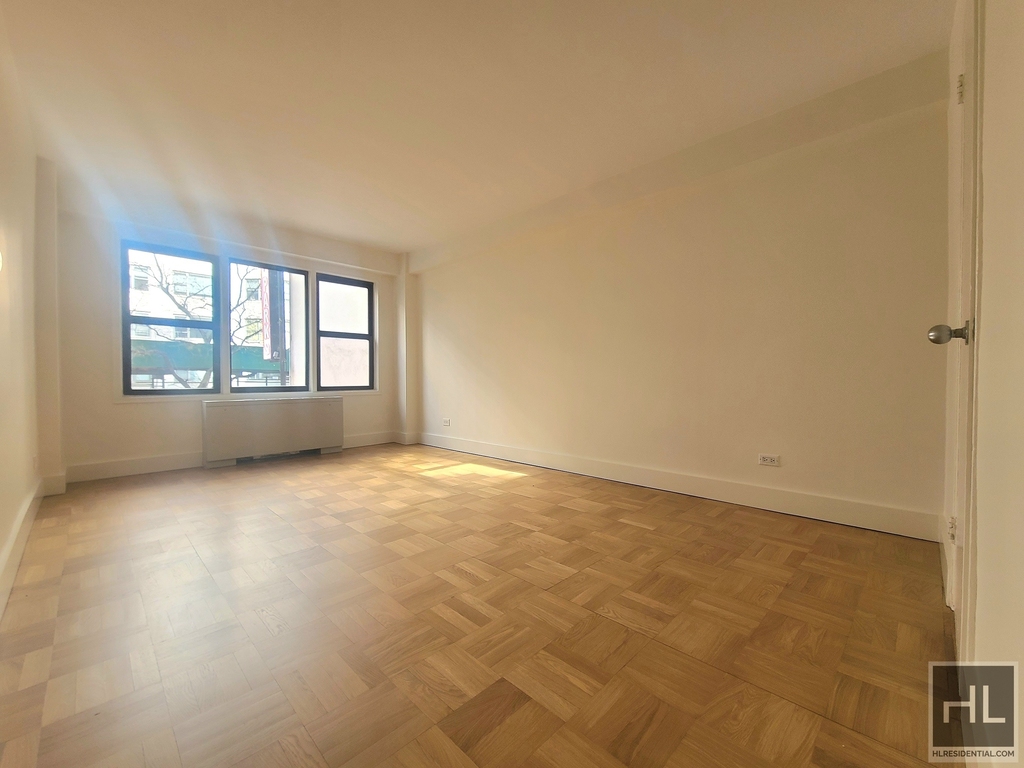 East 63 Street - Photo 1