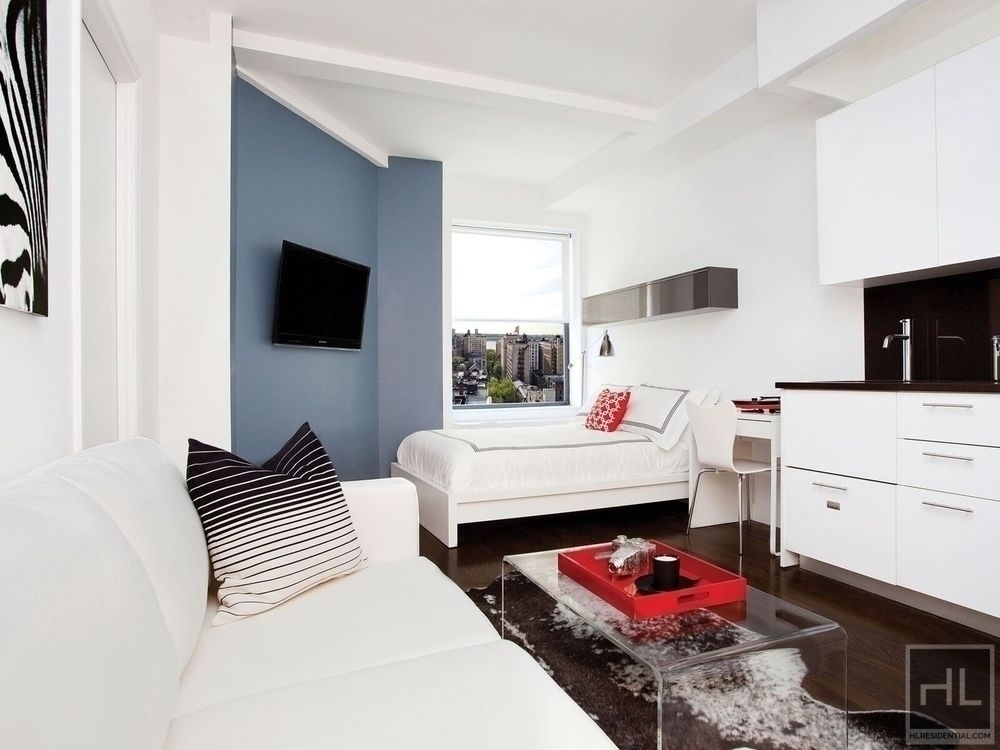 West 91st Street - Photo 2