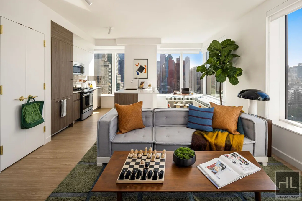 10th Avenue - Photo 2