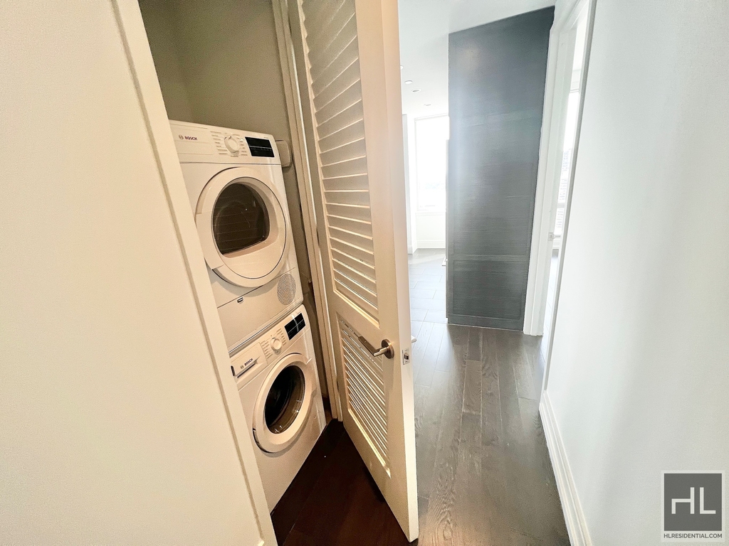 10th Avenue - Photo 2