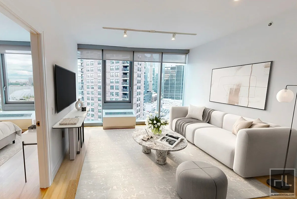 West 54th Street - Photo 3