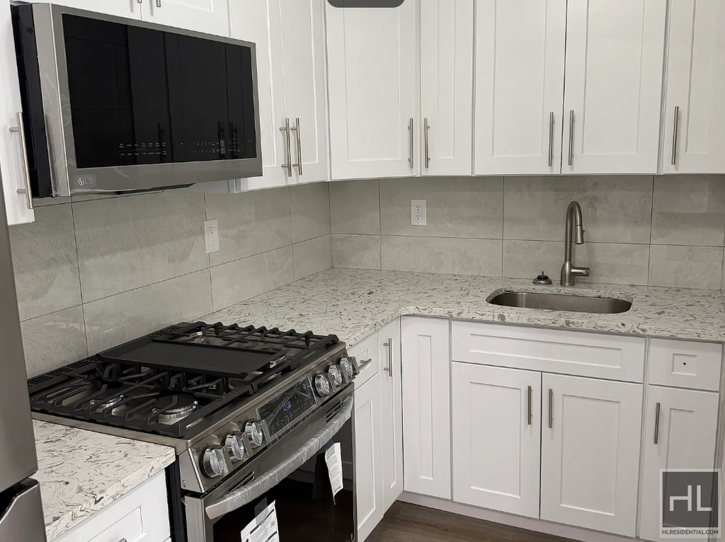 Oneida Avenue - Photo 1