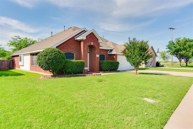 1133 Hillwood Drive - Photo 2