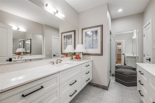 734 N Montclair Avenue - Photo 21