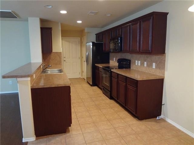 904 Mazatlan Court - Photo 3
