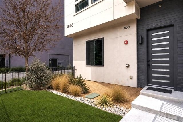 3816 Roseland Avenue - Photo 0
