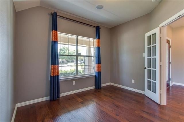 1404 Bluebird Drive - Photo 4