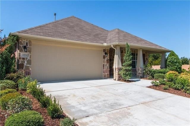1404 Bluebird Drive - Photo 1