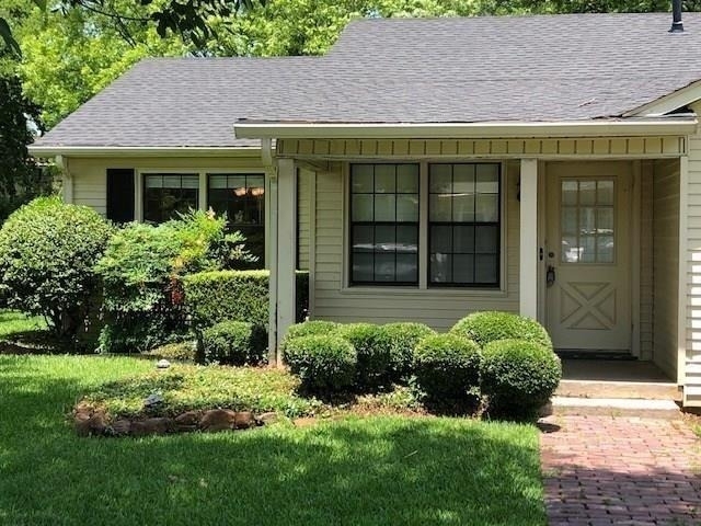 602 W 3rd Street - Photo 1