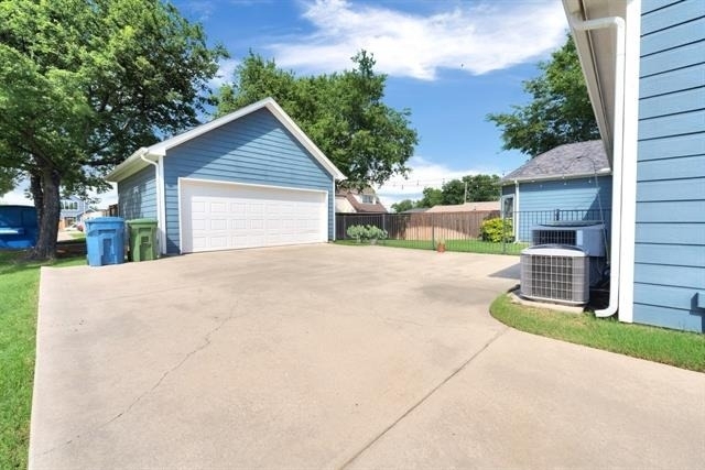 305 Main Street - Photo 32