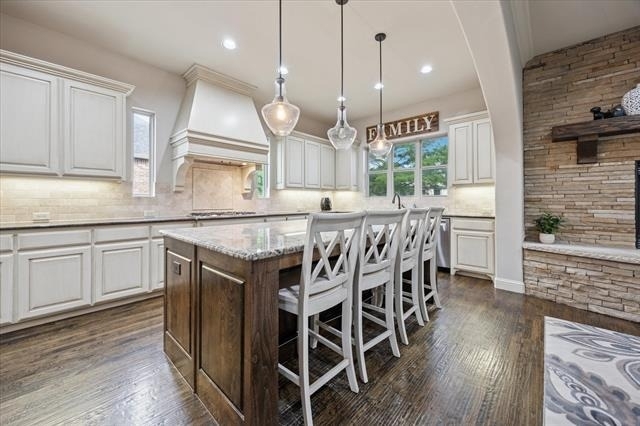 580 Butchart Drive - Photo 3