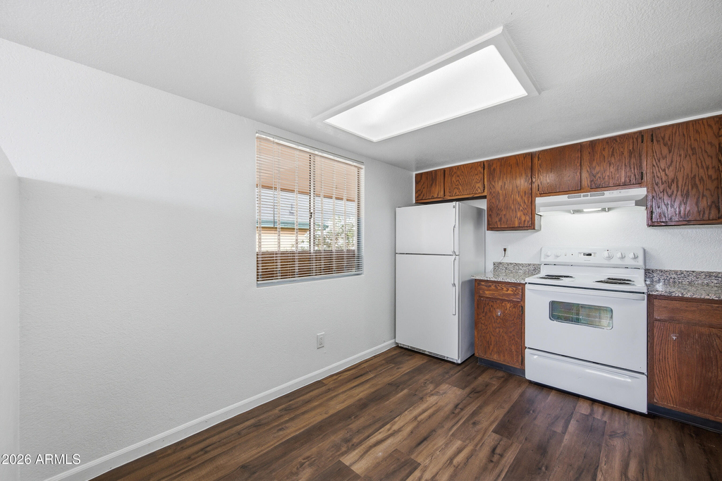 436 W Clark Street - Photo 4