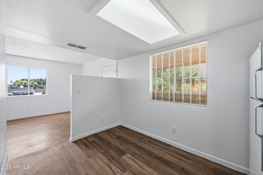 436 W Clark Street - Photo 8