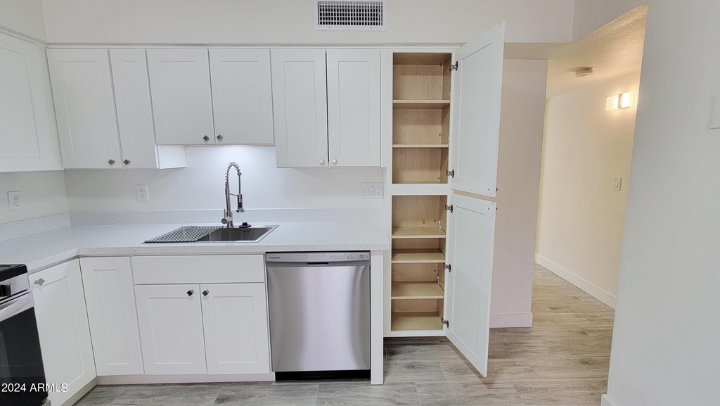6203 E Glencove Street - Photo 9