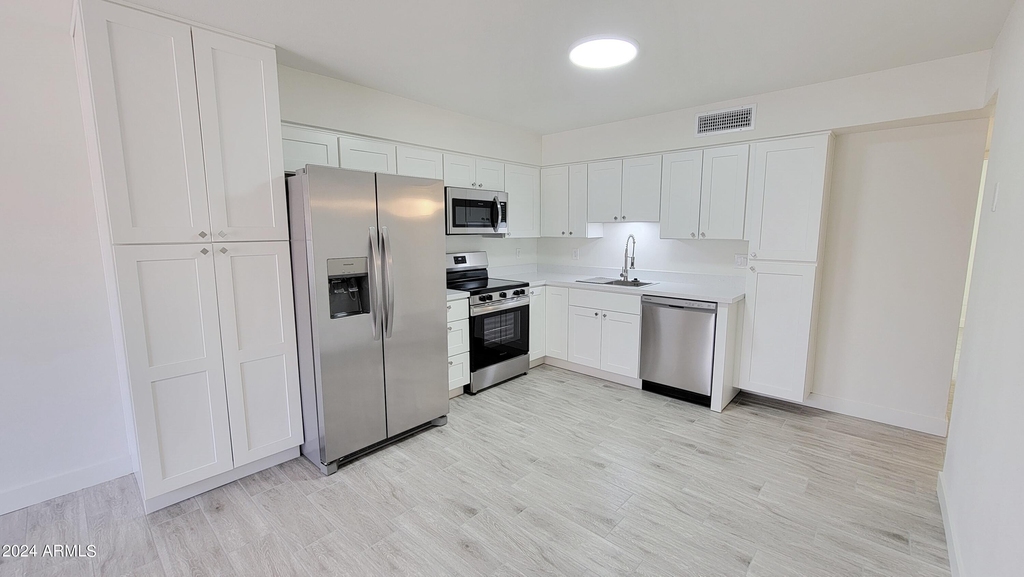 6203 E Glencove Street - Photo 5