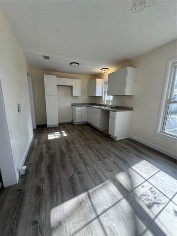 214 E Acheson Street - Photo 16