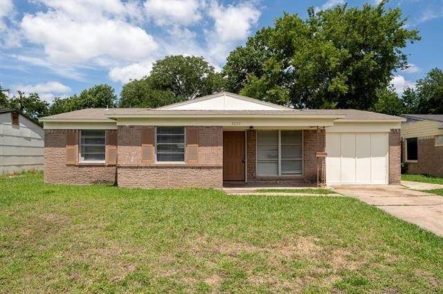 3057 Dogwood Drive - Photo 1