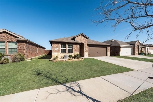 4016 Huntington Drive - Photo 2