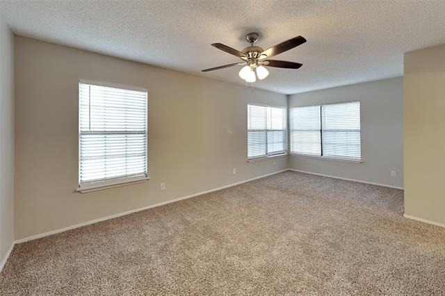 4208 Staghorn Circle N - Photo 4