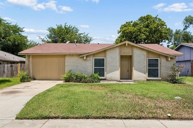6221 Pine Street - Photo 0