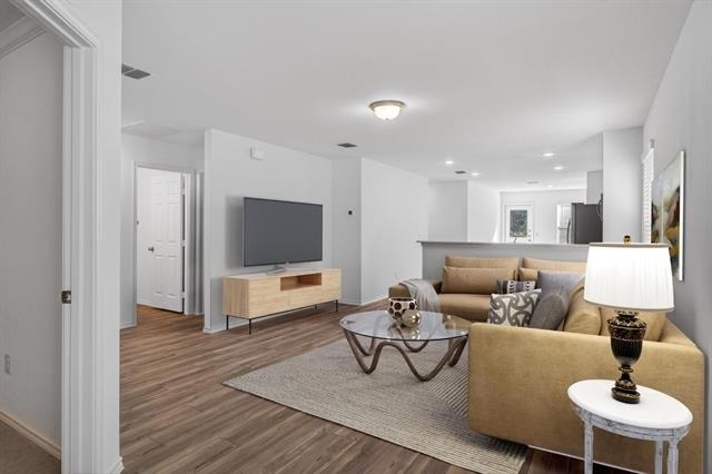 605 Grenada Lake Drive - Photo 1