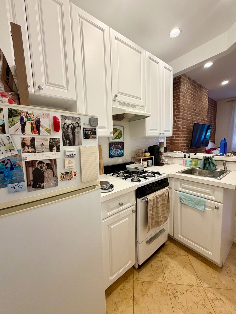 534 East 83rd Street - Photo 3