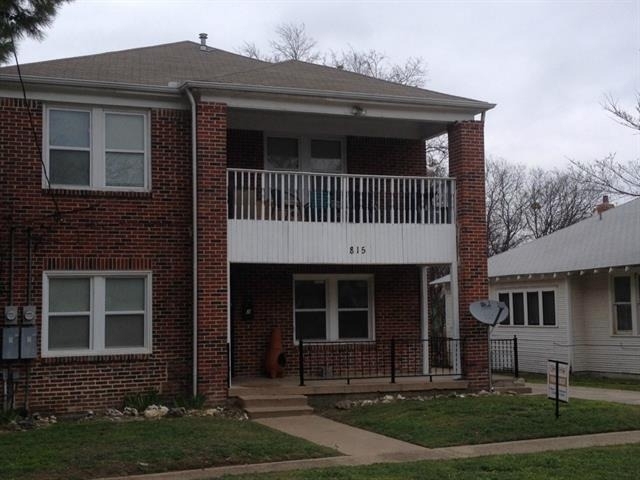 813 W 8th Street - Photo 0