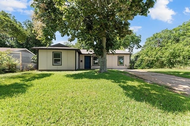 3806 Castle Hills Drive - Photo 2