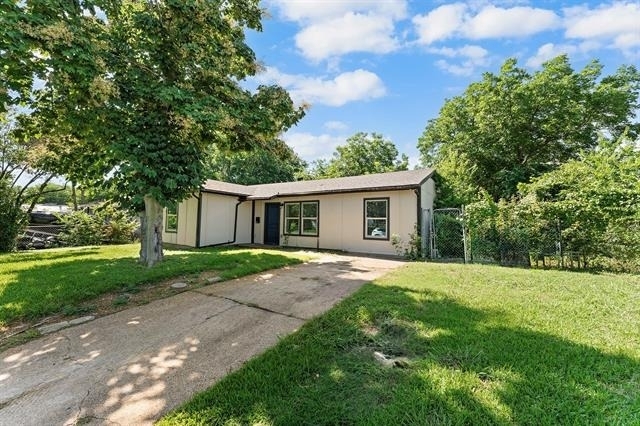 3806 Castle Hills Drive - Photo 4