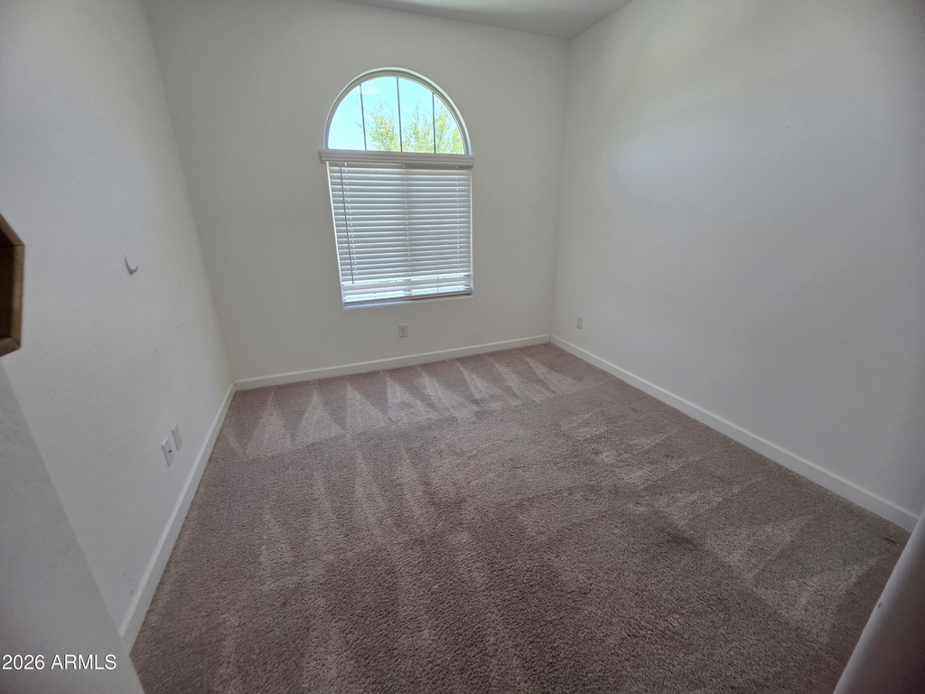 320 S 202nd Lane - Photo 6