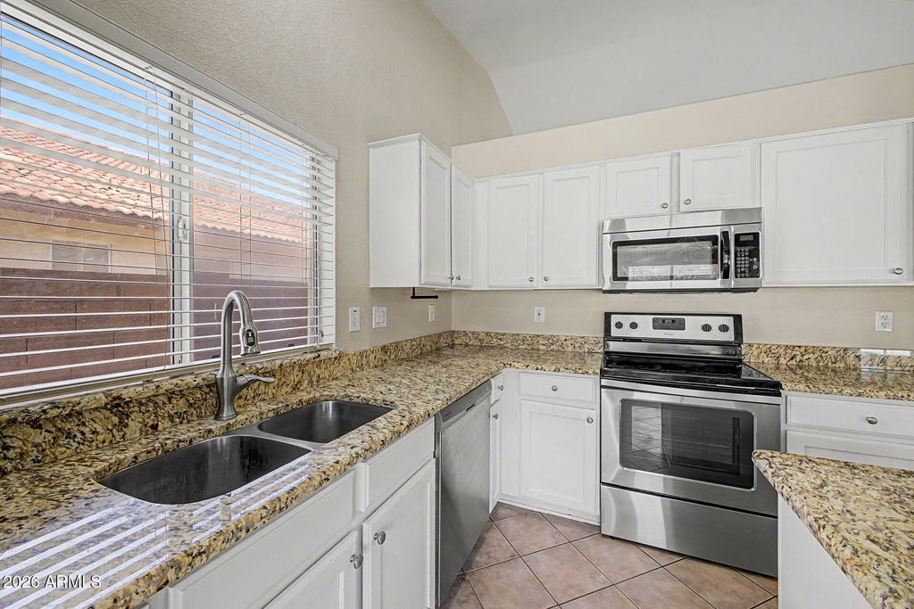 8752 W Melinda Lane - Photo 22