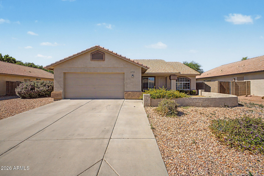 8752 W Melinda Lane - Photo 1