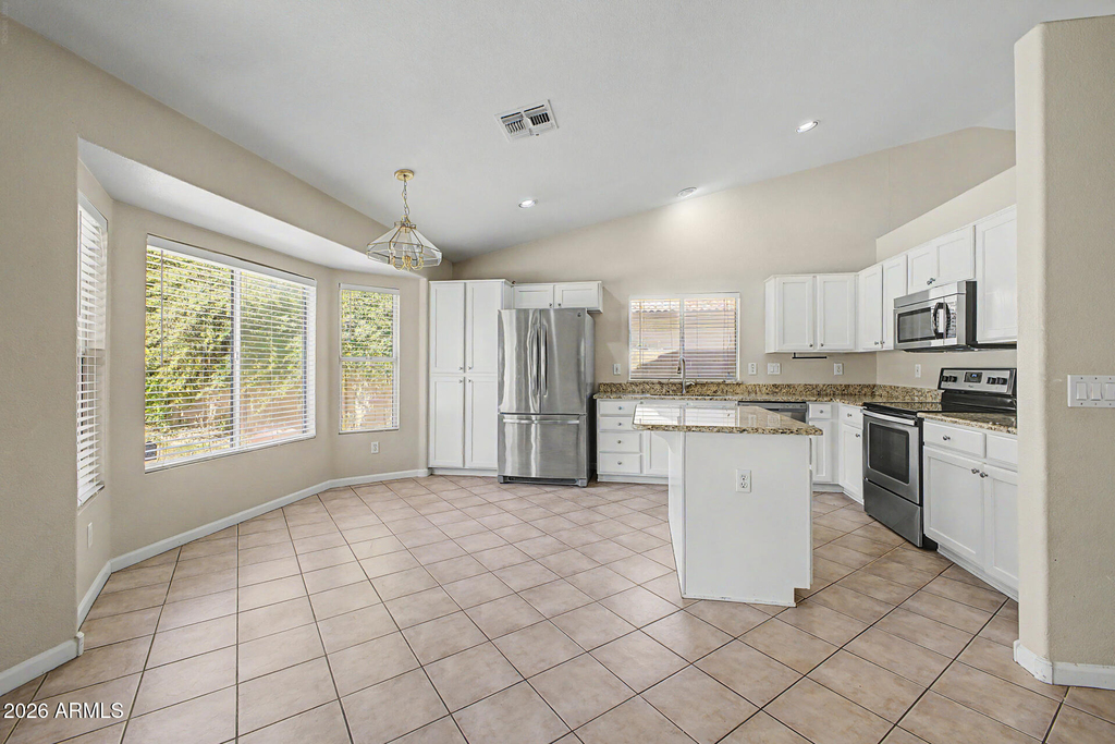 8752 W Melinda Lane - Photo 18