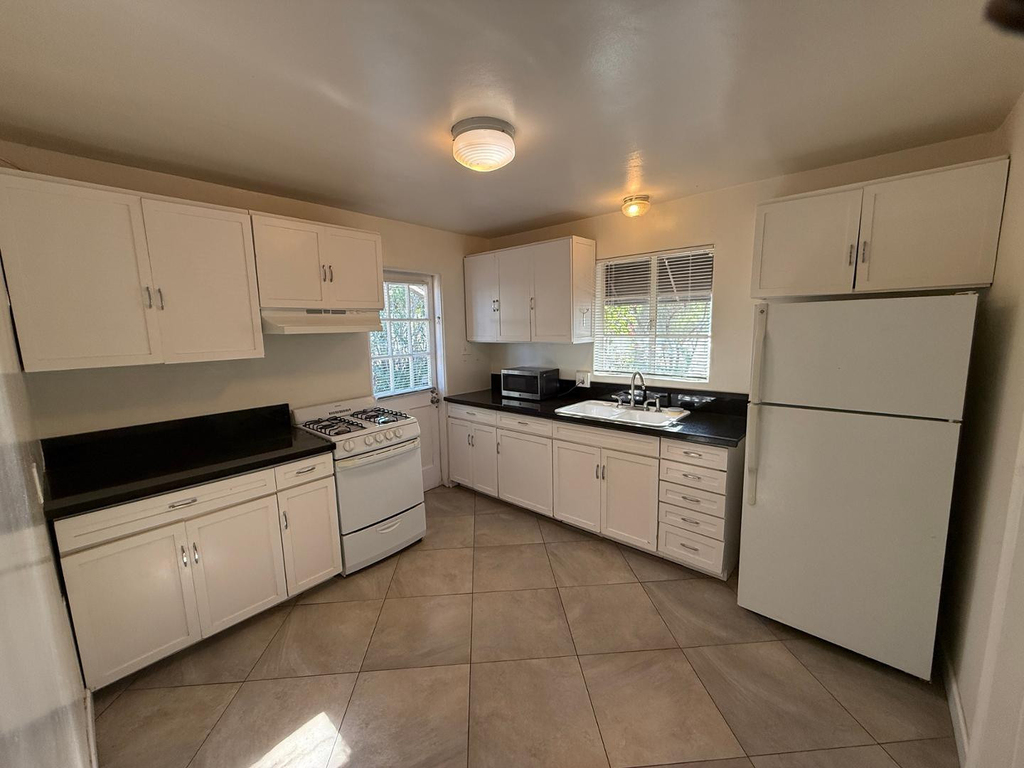 41 E Woodward Drive - Photo 8