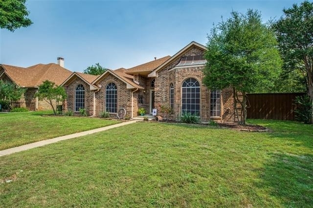 1109 Ashby Drive - Photo 2