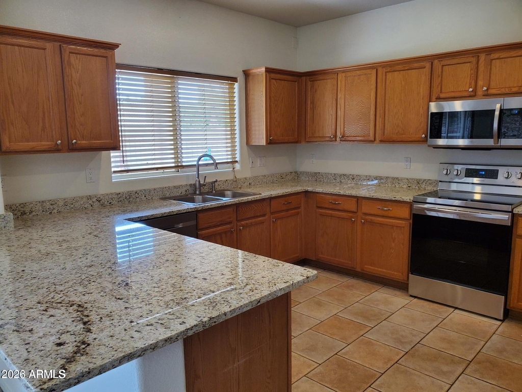 1853 E Shannon Street - Photo 10
