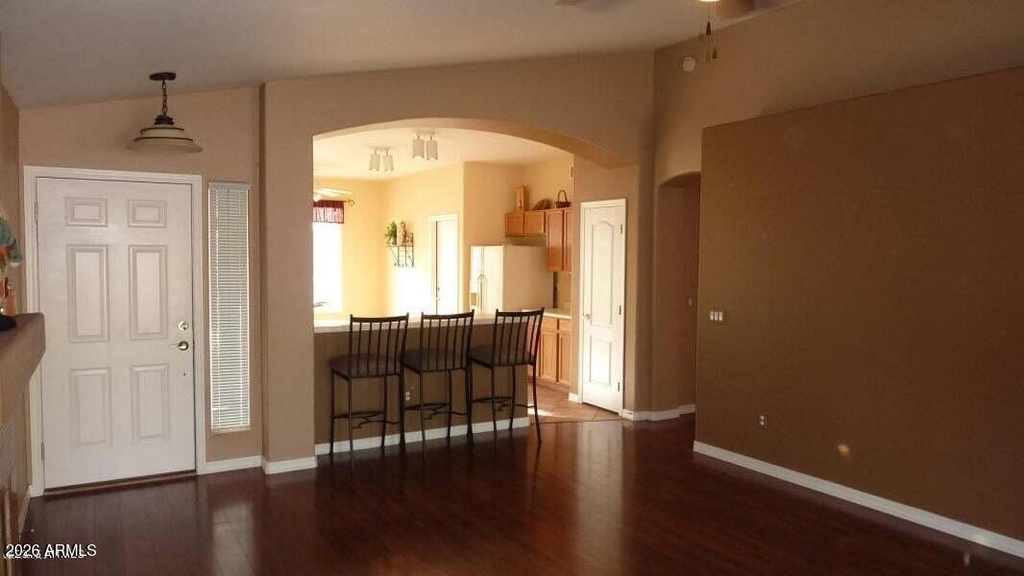 140 W Oxford Lane - Photo 3