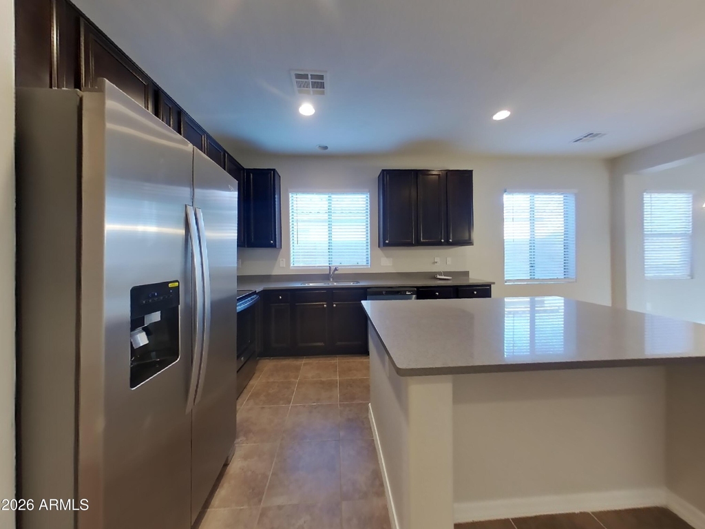 880 W Busa Drive - Photo 4