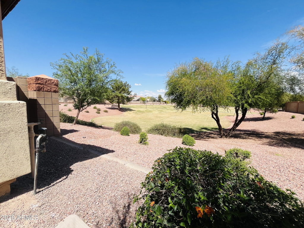 8202 S 47th Avenue - Photo 2