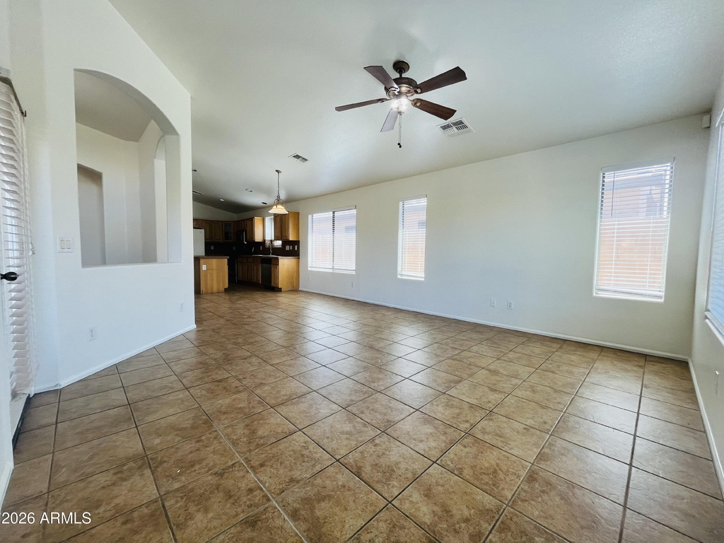8202 S 47th Avenue - Photo 19
