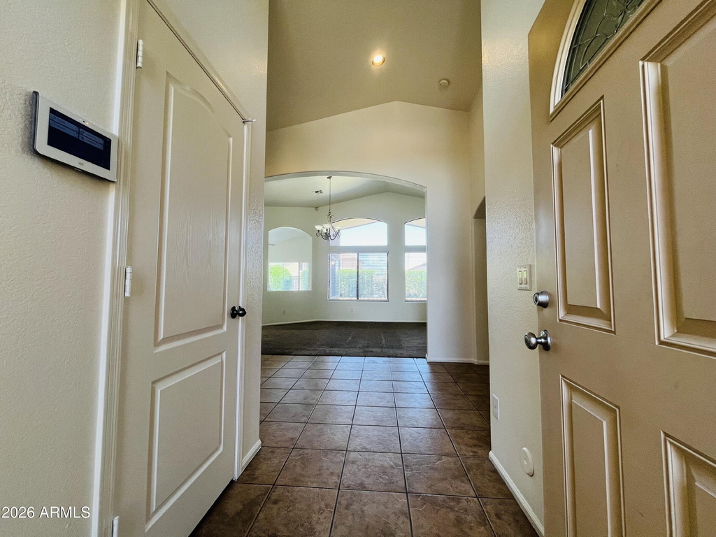 8202 S 47th Avenue - Photo 6